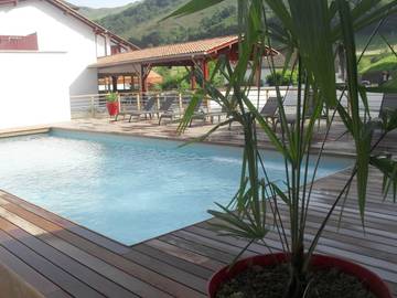 Hôtel pour 3 personnes, avec jardin ainsi que piscine et jacuzzi à Estérençuby