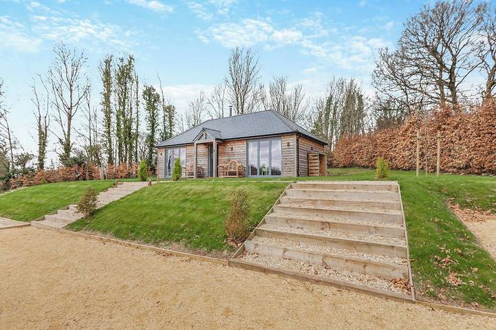 Cottage for 4 people, with garden, with pets in Shepton Mallet