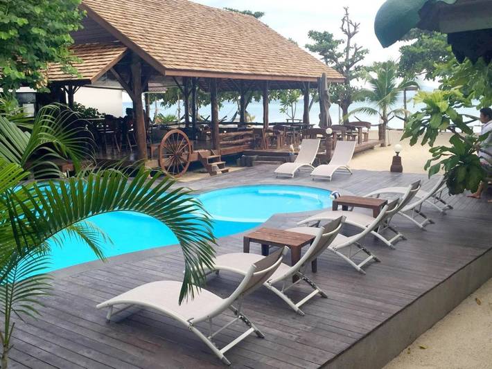 Station pour 3 personnes, avec piscine dans Thongsala