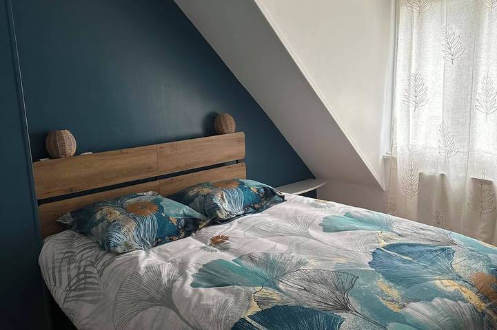 Just 5 minutes from the harbor and 1,500 meters from the beaches, this comfortable home is perfect for a relaxing stay! in Douarnenez, Iroise