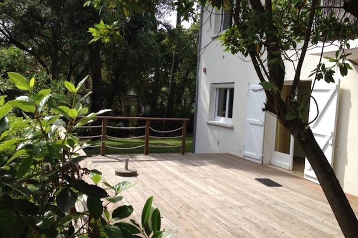 Villa pour 8 personnes, avec terrasse et jardin - 1