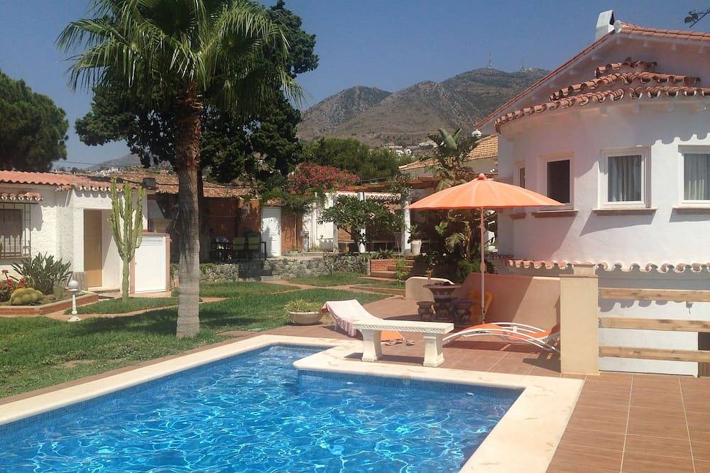 Entire apartment, Beautiful views, garden and quiet area! Very spacious and redecorated 2025 in Torremuelle, Benalmádena