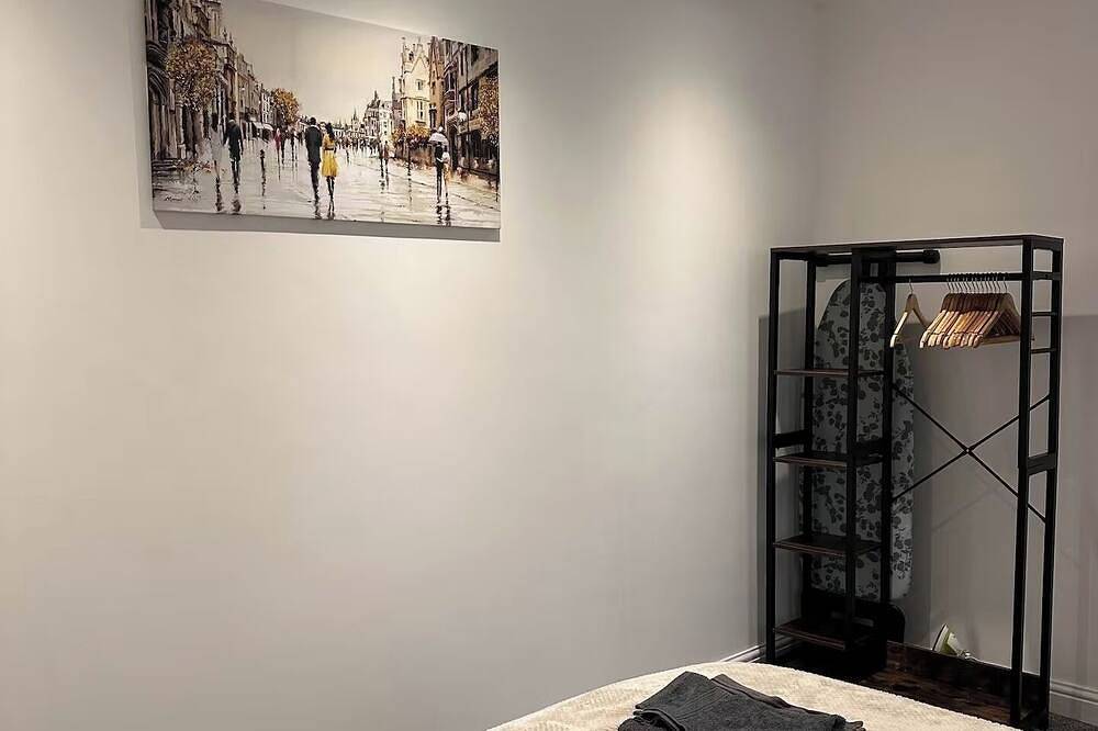 Contractor/Corporate-Friendly Home | Sleeps 6 | Long Stays in Bolton, Greater Manchester