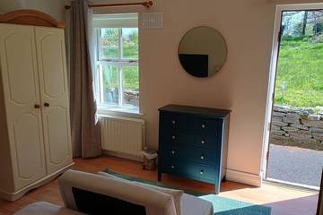 Log Cabin for 3 People in County Clare, Lough Dreg, Photo 4