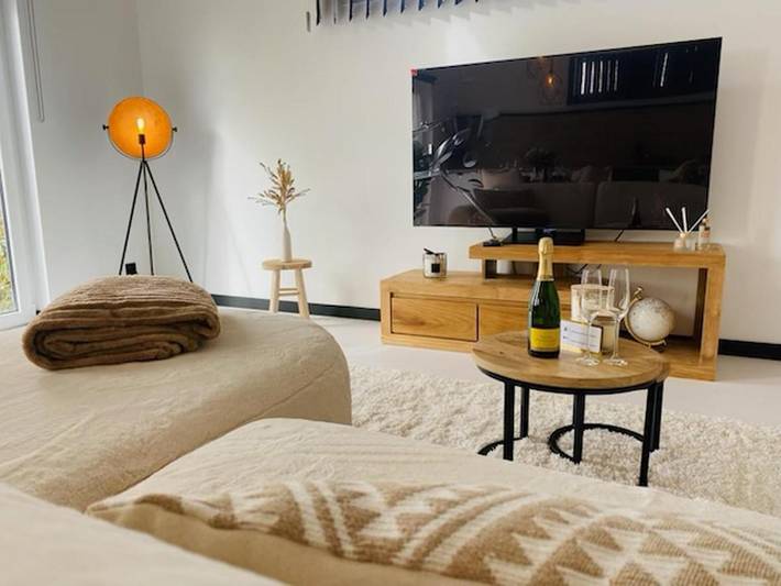 Location de vacances pour 2 personnes, avec jardin ainsi que sauna et jacuzzi à Marchin - 4