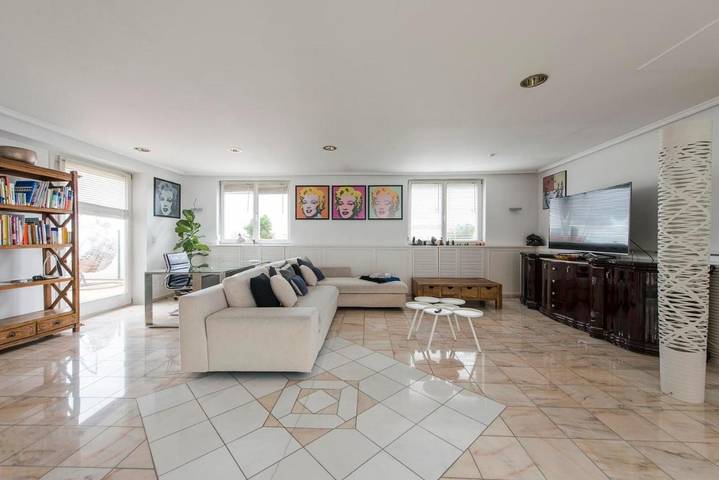 Ferienwohnung für 7 Personen, mit Ausblick und Balkon in Sendling München