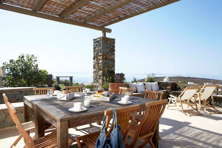 Villa for 6 people, with garden and ocean view in Tinos
