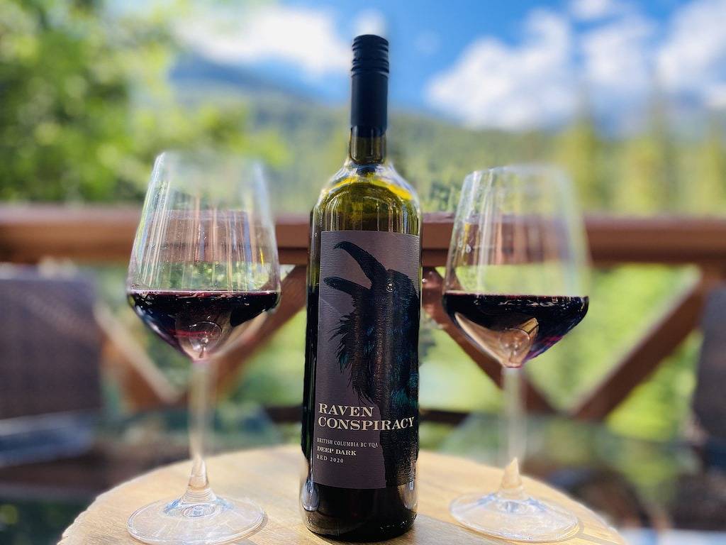 Beautiful Ski In/Out Riverside Retreat at the Base of Panorama ♥️♥️ in Panorama