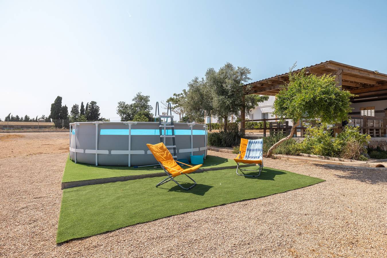 Casita de campo 'Masía Punta L'abat' con vistas a la montaña, piscina privada y terraza privada in La Aldea, Delta del Ebro