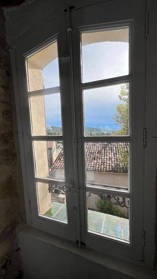 Appartement entier, Two-Bedroom Apartment in Seillans, Région de Draguignan