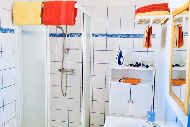 40 mètres de la Plage de la Mer,Maison au calme,Parking Privé, Charges Comprises in Barneville-Carteret, Côte de la Déroute