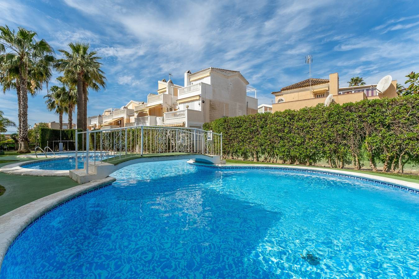 Apartment 'A Un Paso Del Mar' with Shared Pool and Balcony in Playa Moncayo, Guardamar del Segura