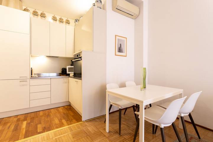 Ferienwohnung für 3 Personen, mit Balkon und Whirlpool in Mailand - 3