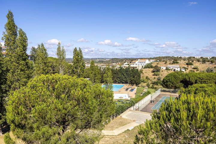 Gîte pour 6 personnes, avec piscine et terrasse dans São Sebastião - 2