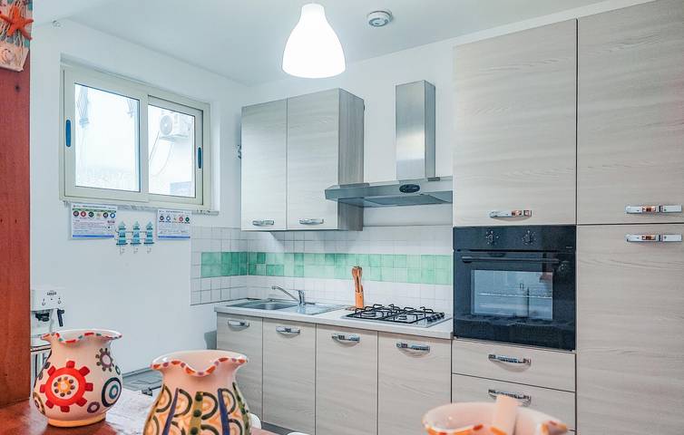 Apartamento vacacional entero, Acogedor apartamento de playa con aire acondicionado y terraza - 600m de la playa in Schisò, Giardini-Naxos