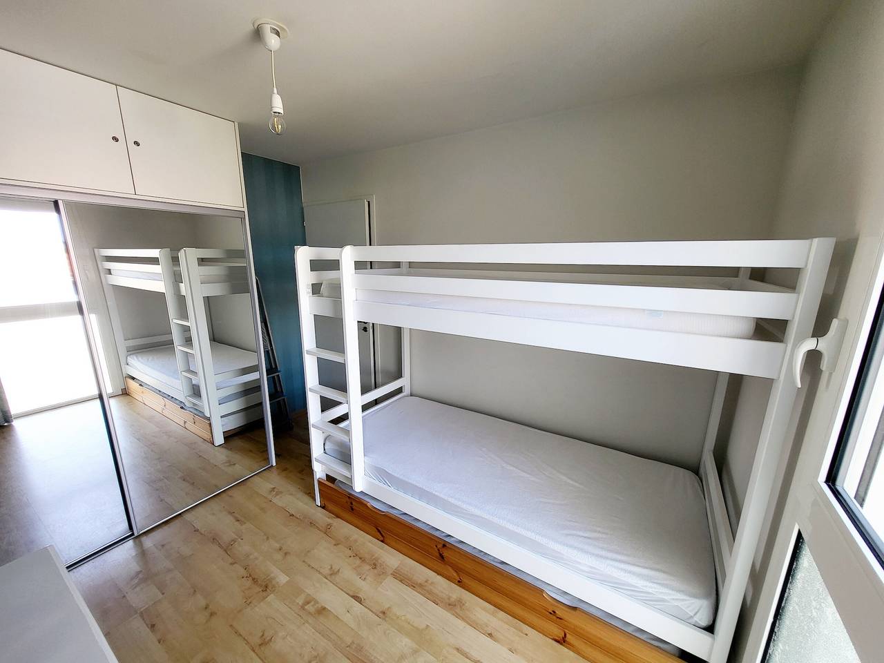 Apartamento entero, Apartamento con vista al mar, balcón, mobiliario, y aparcamiento - Ideal para familias in Les Sables-d'Olonne, Vandea
