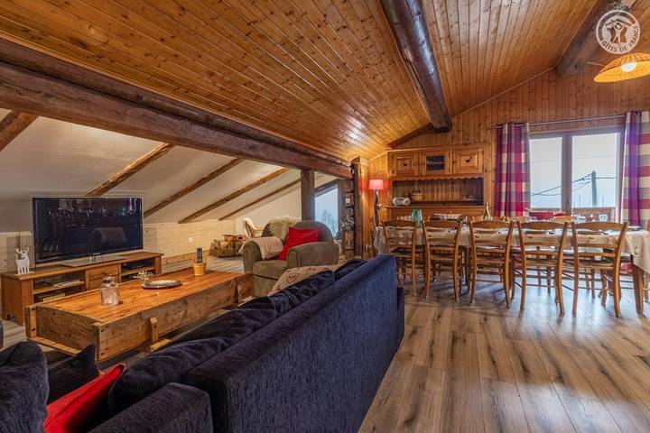 Gîte pour 12 personnes, avec Balcon et Piscine à Hauteluce