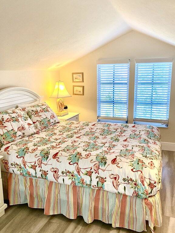 Vacation rental for 9 people, with yard, with pets in Sanibel