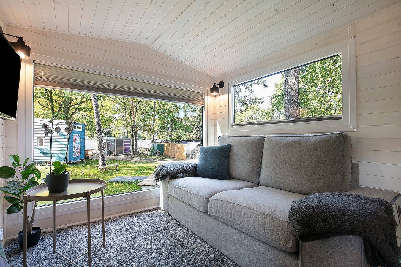 Ganze Ferienwohnung, Tiny Home 'Tiny House Nr 4' mit privater Terrasse, Wi-Fi und Klimaanlage in Caputh, Schwielowsee