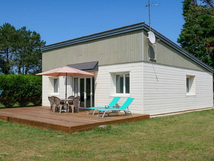 Location de vacances pour 6 personnes, avec jardin à Saint-Rémy-des-Landes
