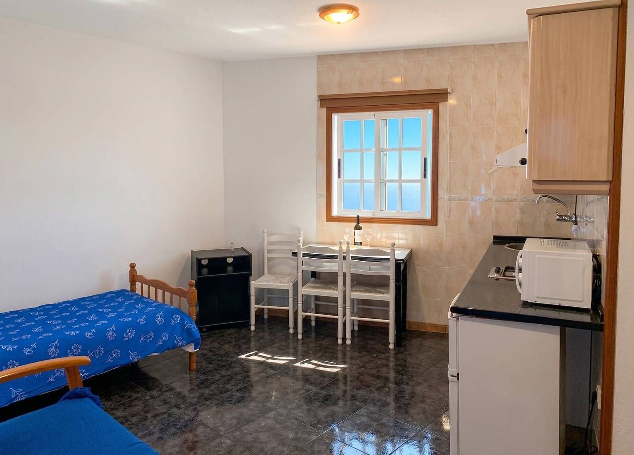Ganzes Studio, Gemütliches Studio mit Meerblick und Garten in Frontera - 20 m² in Las Toscas, Frontera