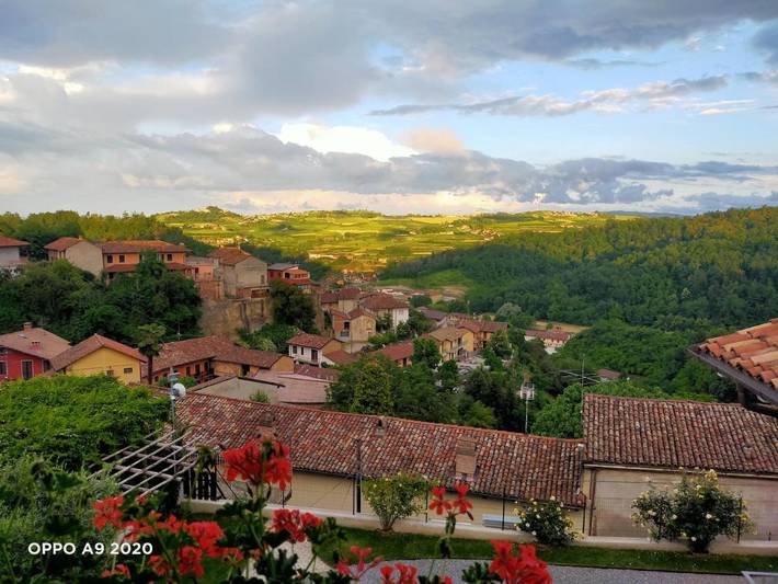 Location de vacances pour 3 personnes, avec terrasse et vue à Vezza d'Alba - 4