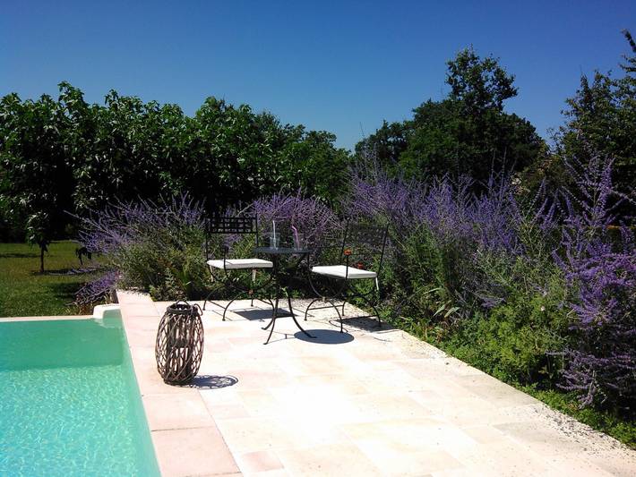 Gîte pour 8 personnes, avec terrasse ainsi que jardin et piscine à Saint-Nexans - 4