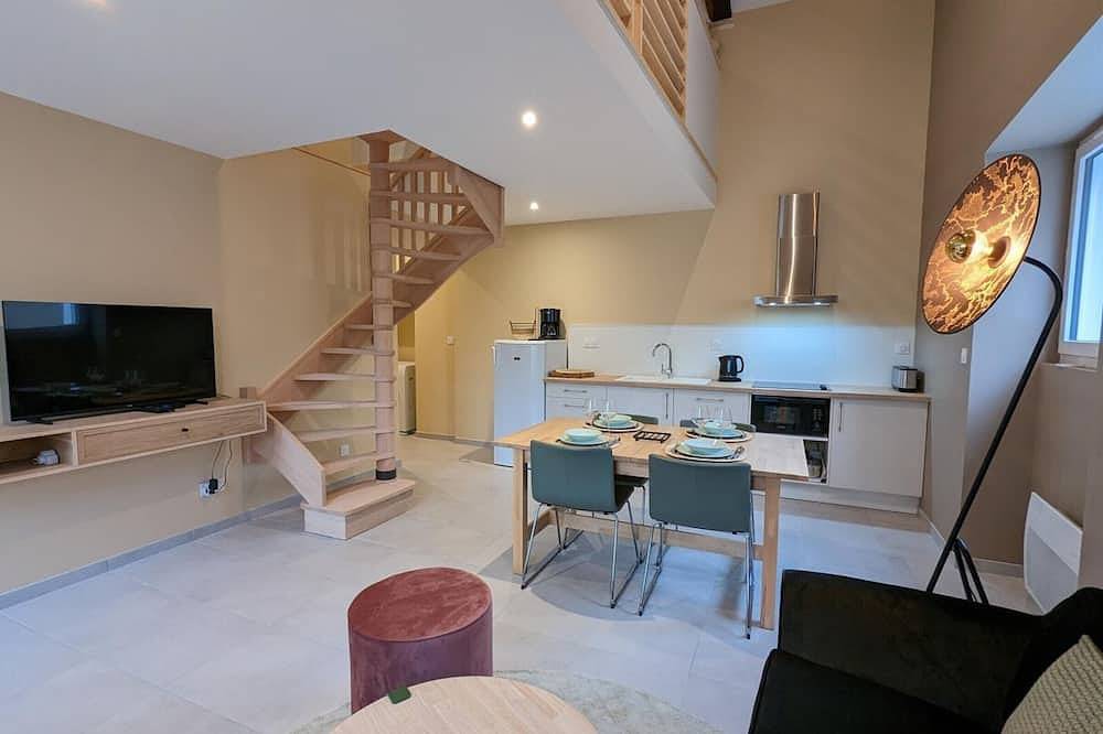 Charmante maison à Angoulême, cour privée, proche parc et bus, accueil bébé, Wifi, animaux acceptés in Angoulême, Charente