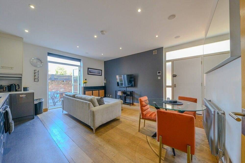 Entire apartment, 10%Offlastminute|2 Bed with Parking and Courtyard in Hertfordshire