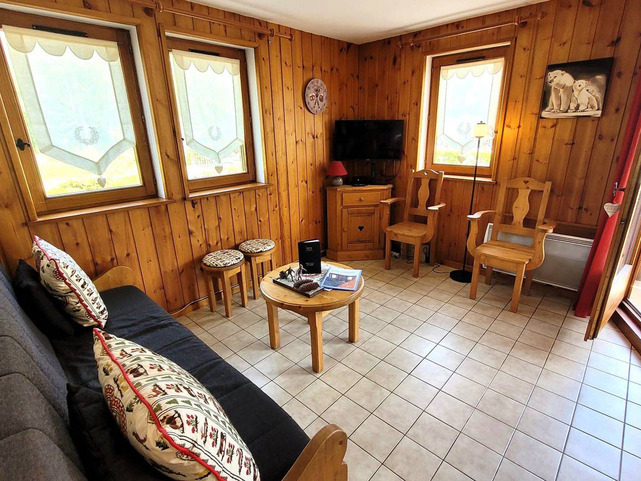 Ganze Wohnung, Charmante helle 3-Zimmer-Wohnung, nahe Zentrum, Parkplatz, ruhig in Les Gets, Les Portes du Soleil