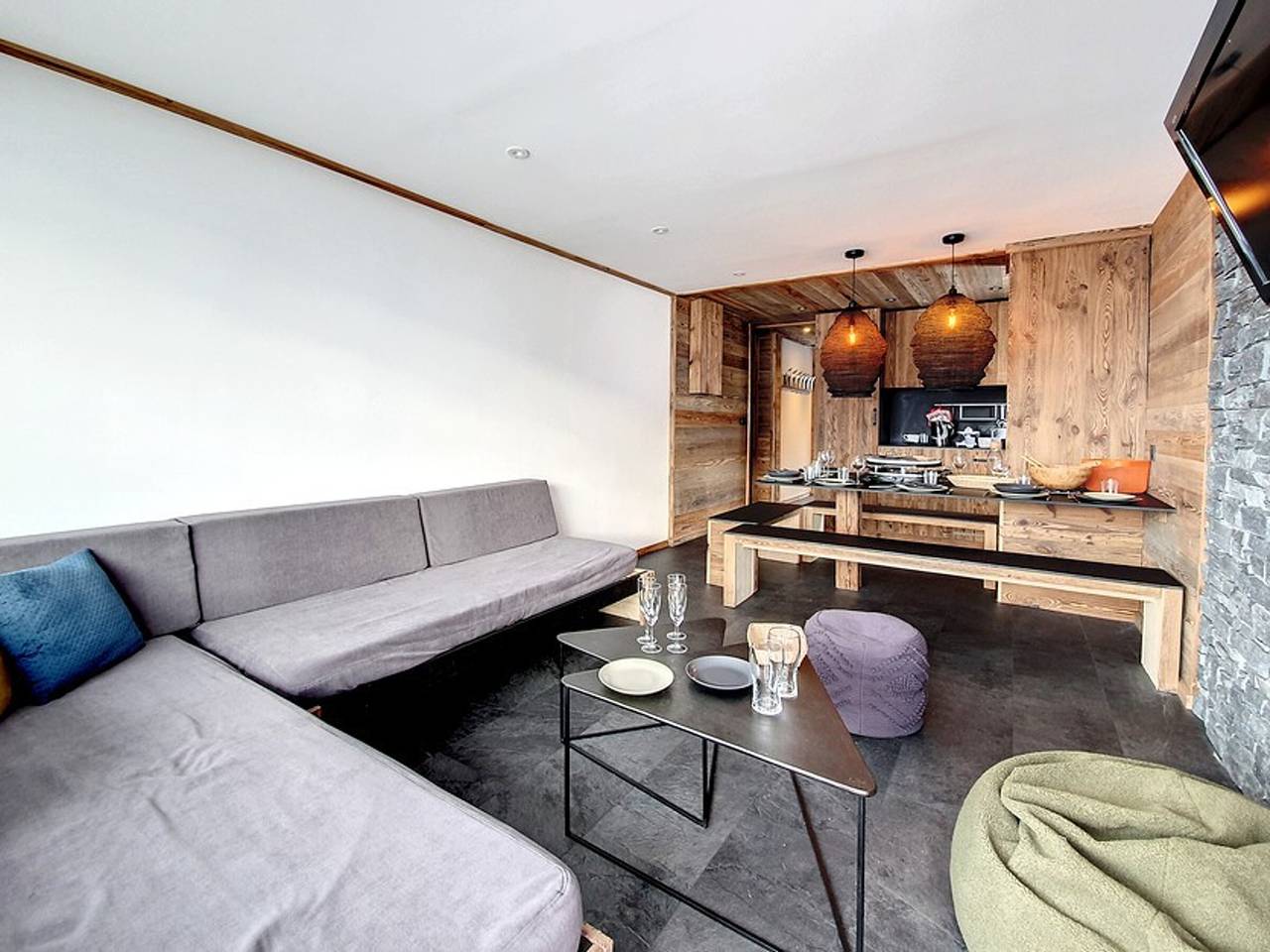 Ganze Wohnung, Renovierte 3-Zimmer Wohnung in Les Menuires, 8 Pers, Balkon, Direkt an Pisten in Les Menuires, Saint-Martin-de-Belleville