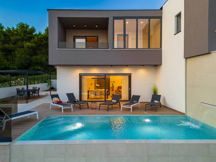 Villa pour 6 personnes, avec piscine ainsi que terrasse et jardin - 1