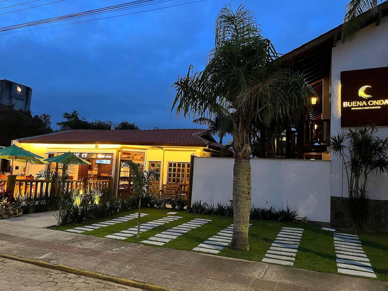 Apartamento entero, Suite Deluxe - Pousada Buena Onda - Sc in Garopaba, Litoral Catarinense