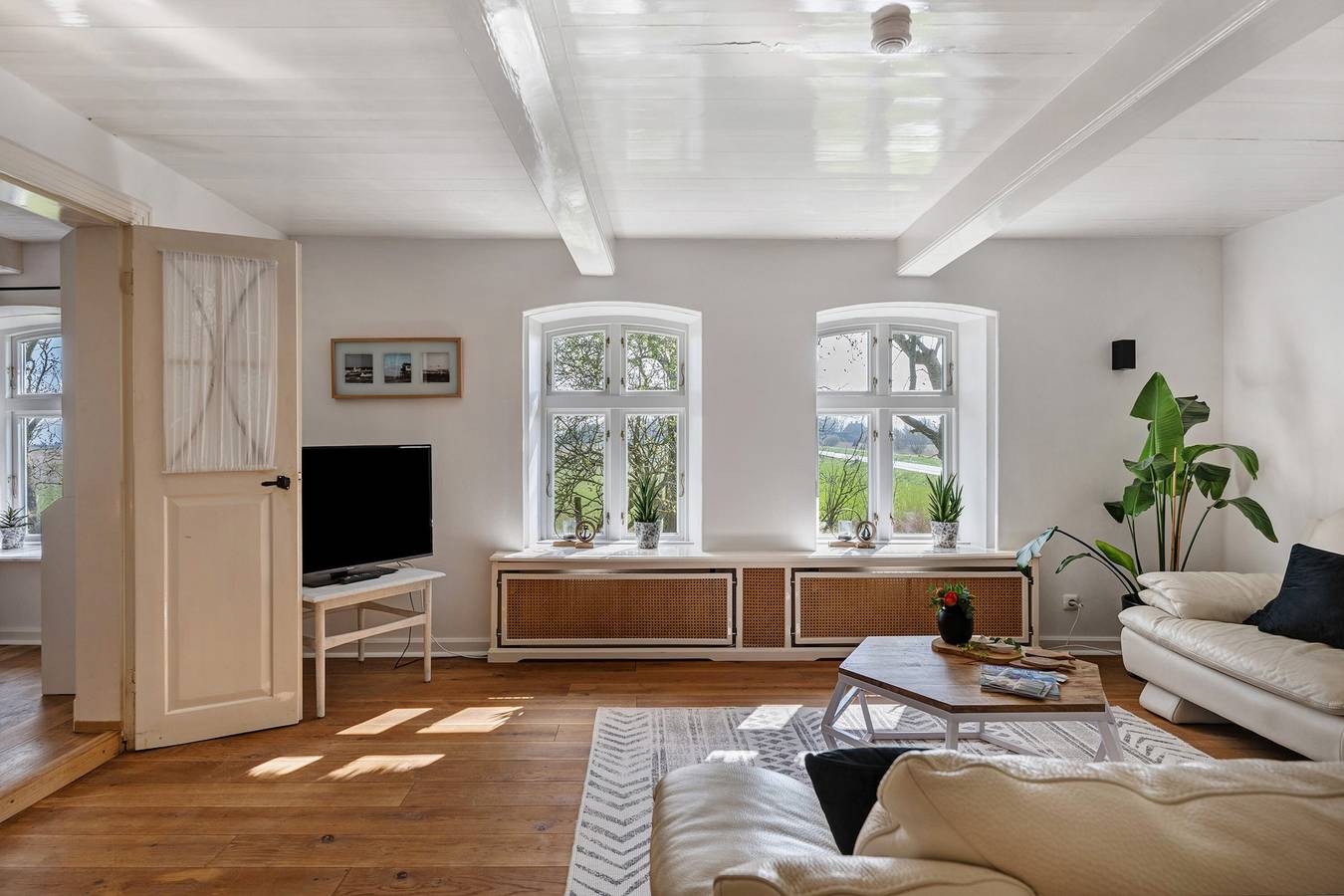 Entire apartment, Apartment 'Deichgraf' with Shared Terrace and Shared Garden in Westerhever, Eiderstedt