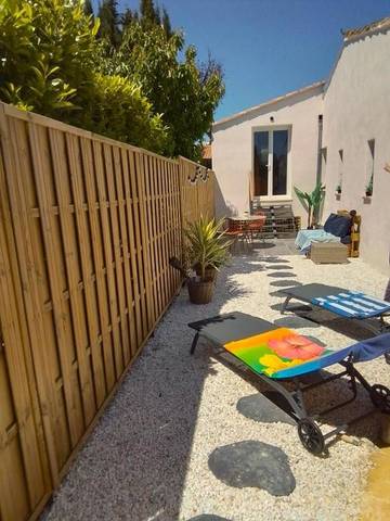 Gîte pour 2 personnes, avec terrasse et jardin à Mouriès