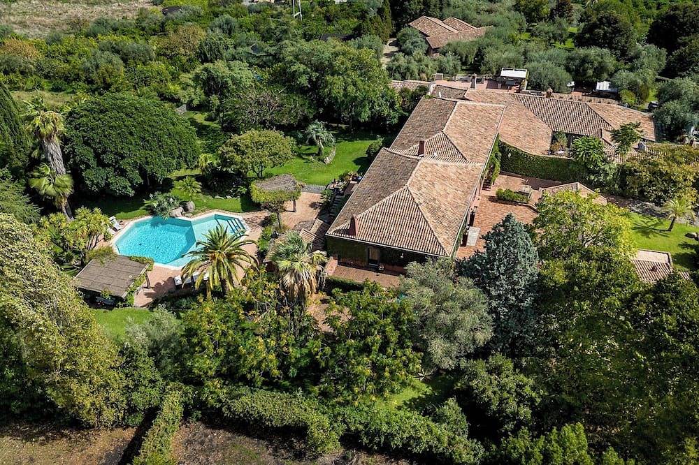 Linera 10, Emma Villas in Santa Venerina, Etna