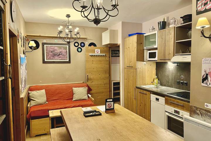 Gîte pour 13 personnes, avec balcon ainsi que piscine et sauna, adapté aux familles à Risoul - 4