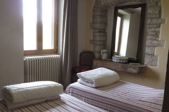 Gîte pour 9 personnes, avec piscine et jardin à Boyer - 4