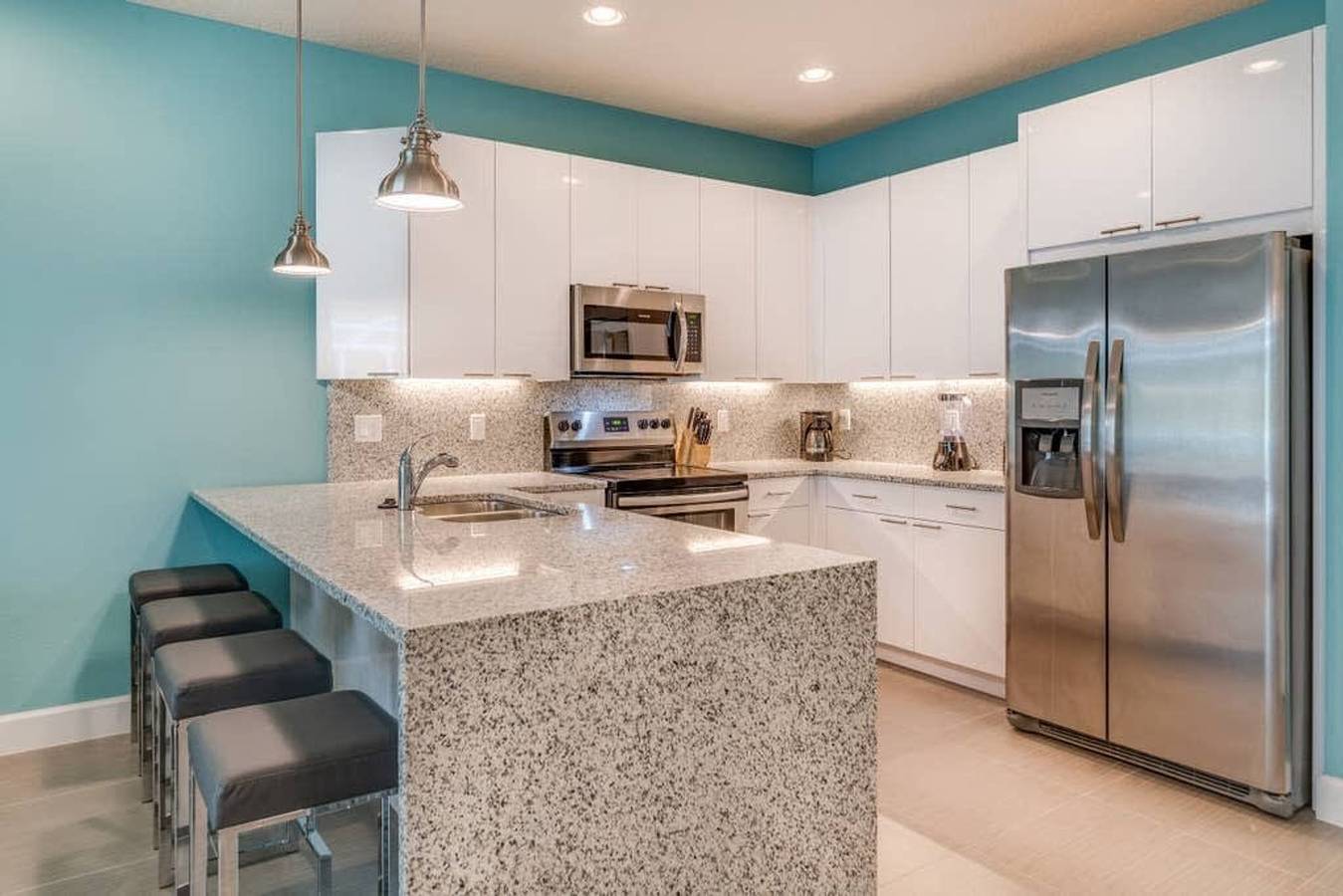Cozy Villa, Private Pool, Prime Spot in Four Corners, Lake County