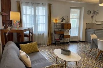 Gîte pour 6 personnes, avec terrasse, animaux acceptés à Grans