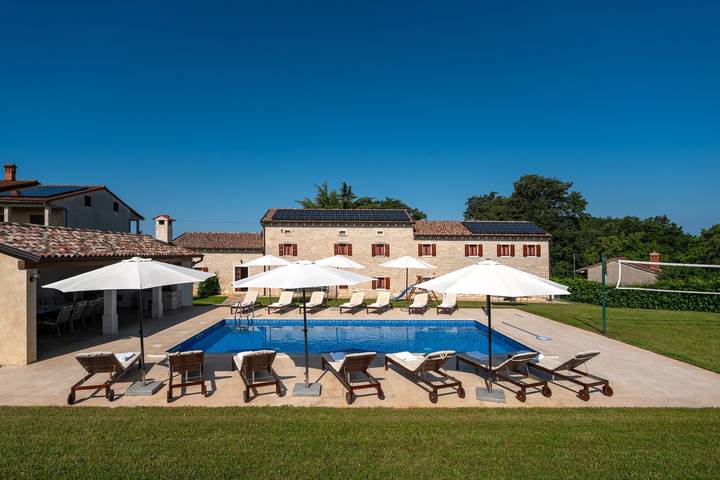 Villa für 14 Personen, mit Terrasse und Garten sowie Pool in Istrien - 2