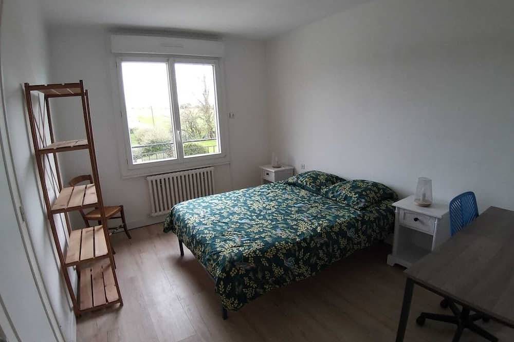 Logement Indépendant Pour 4 à 6 Personnes à L'étage D'une Maison Stbrieuc Ouest in Saint-Brieuc, Côte de Goëlo