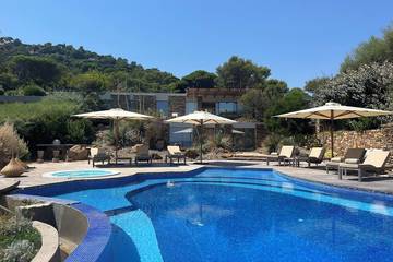 Villa pour 12 personnes, avec jardin et jacuzzi dans Cap Bénat