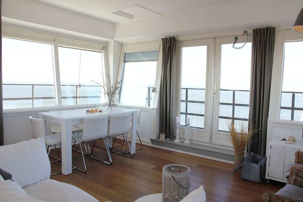 Tower Apartment in Huisduinen by the Sea in Den Helder, North Holland - North Sea Coast