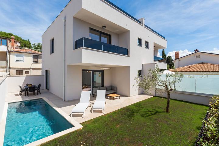 Ferienhaus für 5 Personen, mit Garten und Pool sowie Sauna, mit Haustier in Novigrad