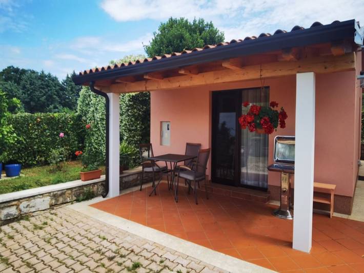 Ferienwohnung für 3 Personen, mit Terrasse und Garten