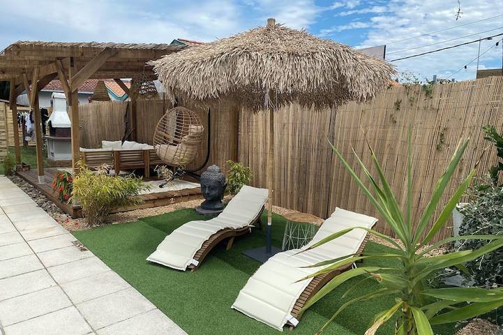 Appartement de vacances pour 2 personnes, avec jardin ainsi que piscine et terrasse