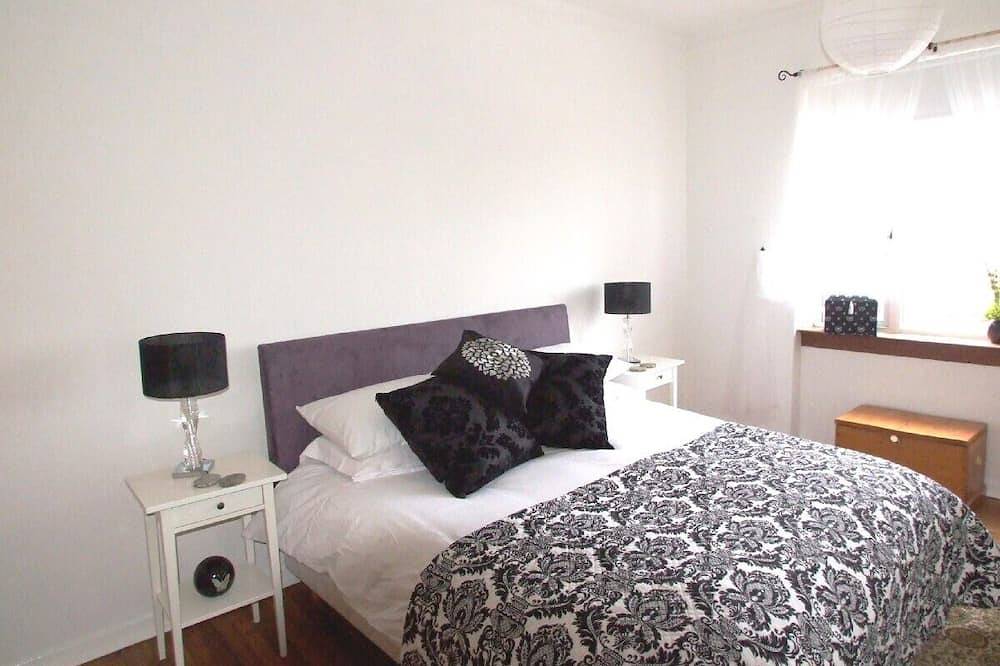 Entire apartment, Edinburgh Art Deco city centre apartment. Beautifully presented  home-from-home in Edinburgh, Edinburgh and Lothian