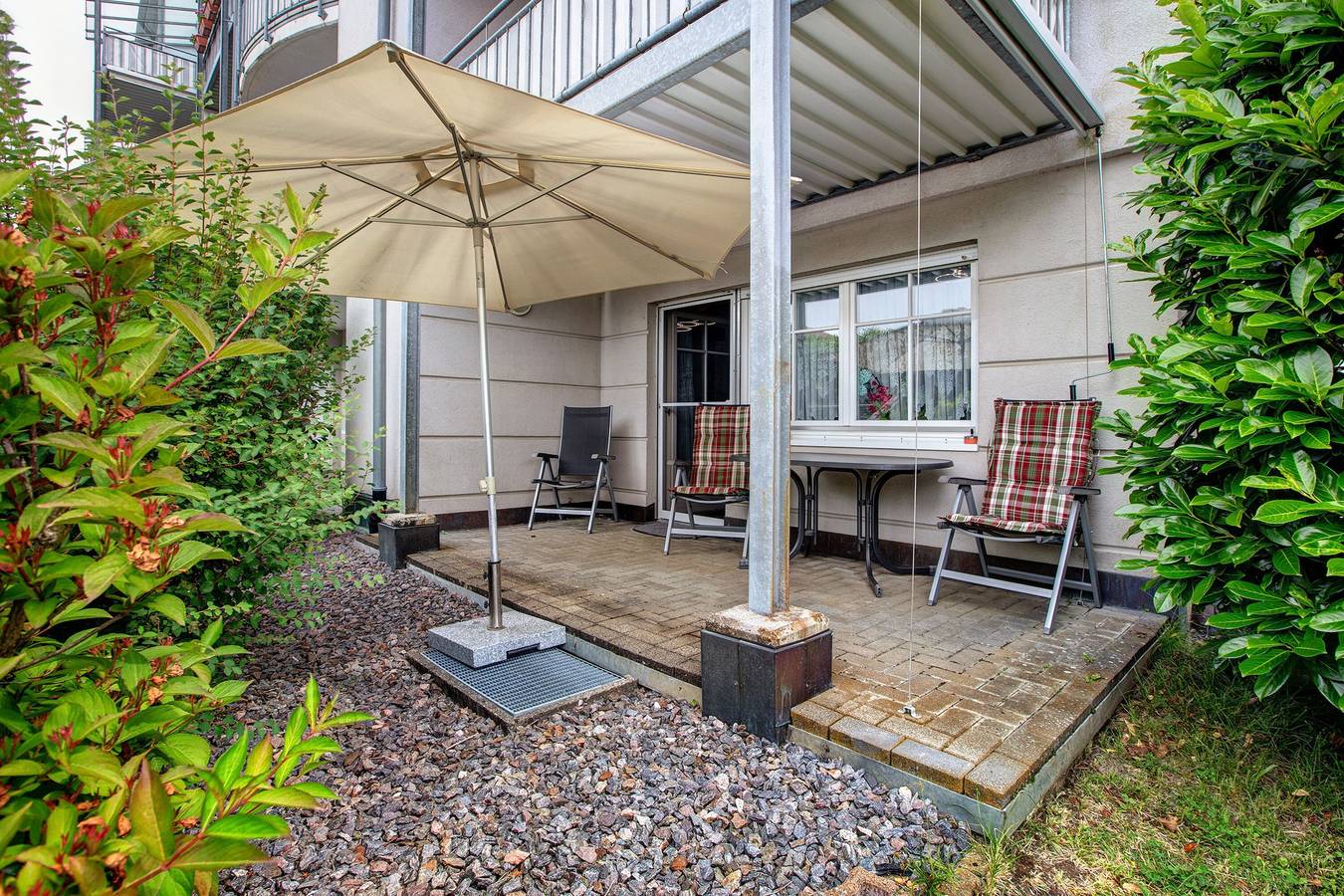 Apartamento entero, Apartamento Ahorn con terraza privada y Wi-Fi in Waldshut-Tiengen, Selva Negra (zona sur)