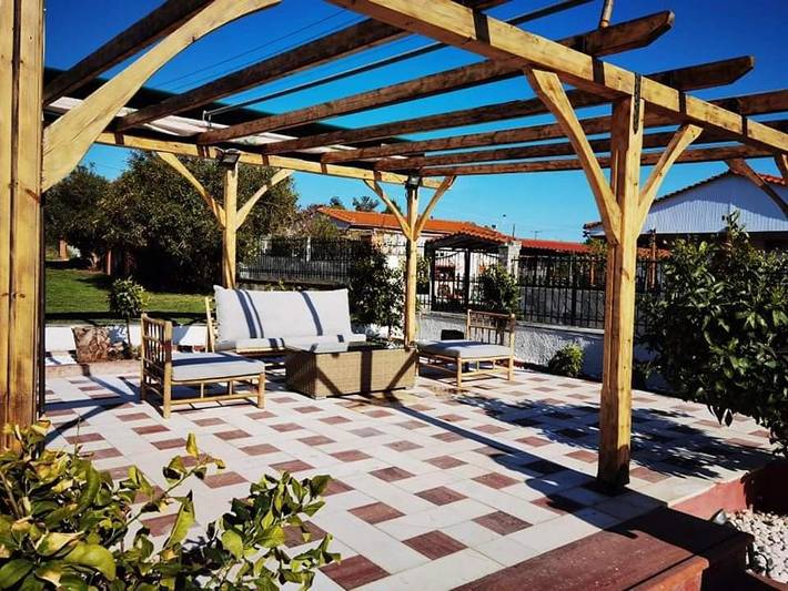 Location de vacances pour 14 personnes, avec vue et jardin ainsi que piscine et bassin pour enfant dans Nea Kallikratia - 2